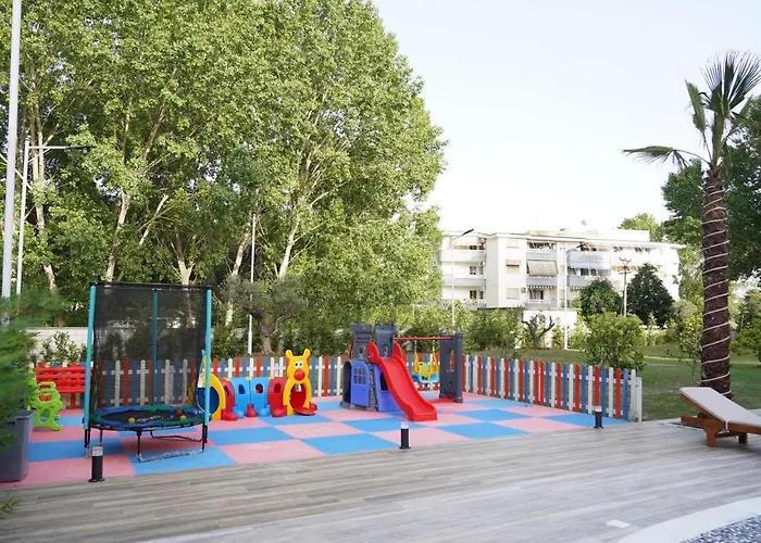 Monaco & Garden