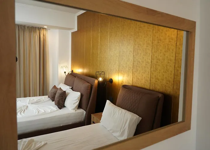 Monaco & Garden Hotel 3*