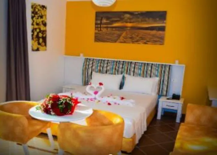 Hotel Monaco & Garden 3*