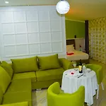 호텔 Monaco & Garden 골렘