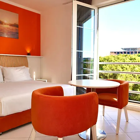 Monaco & Garden 3*