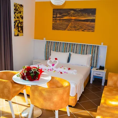 Hotel Monaco & Garden 3*